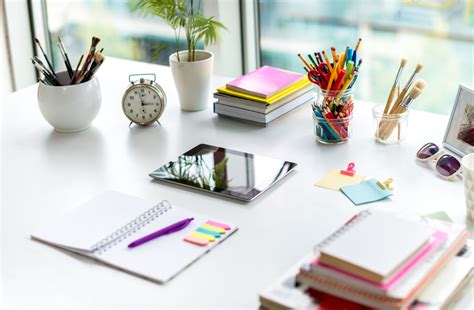 Comment organiser son bureau pour être productif: Un guide pratique en 14 étapes pour aménager un espace de travail idéal et devenir plus efficace